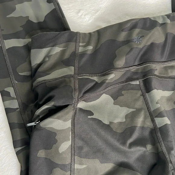 Athleta Camo Contender 7/8 Tight Size Small - Picture 8 of 9